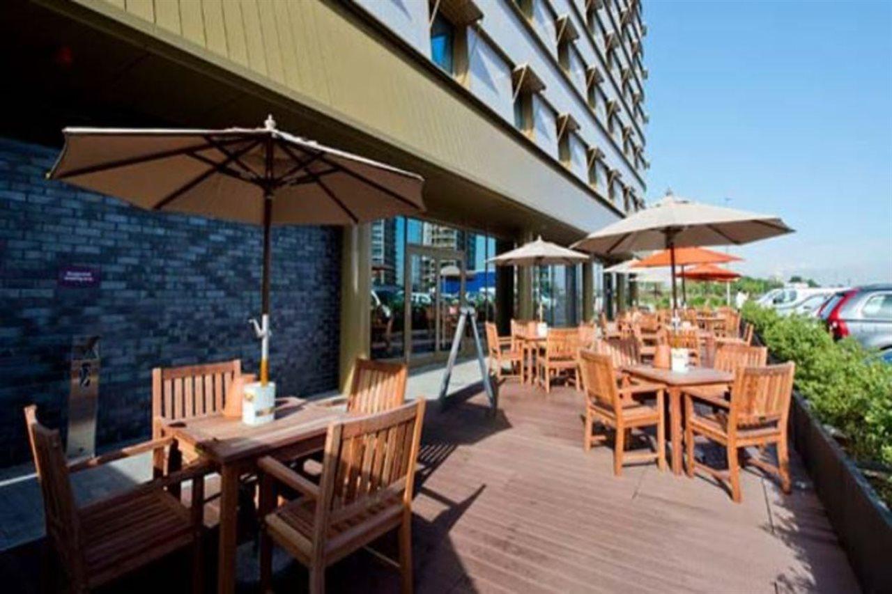 Premier Inn London Woolwich Exterior photo